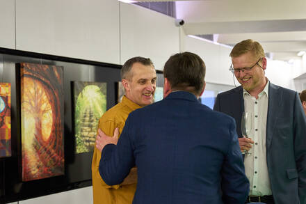 Průběh vernisáže se nesl v přátelském duchu Průběh vernisáže se nesl v přátelském duchu